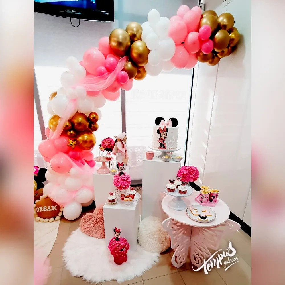 Mickey & Minnie